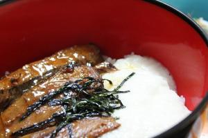 さんまの蒲焼きとろろ丼
