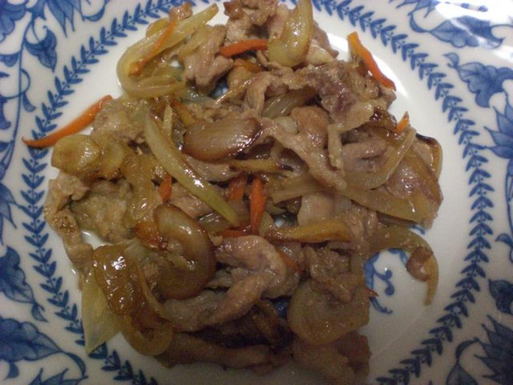 豚肉とタマネギ、人参の甘辛いため