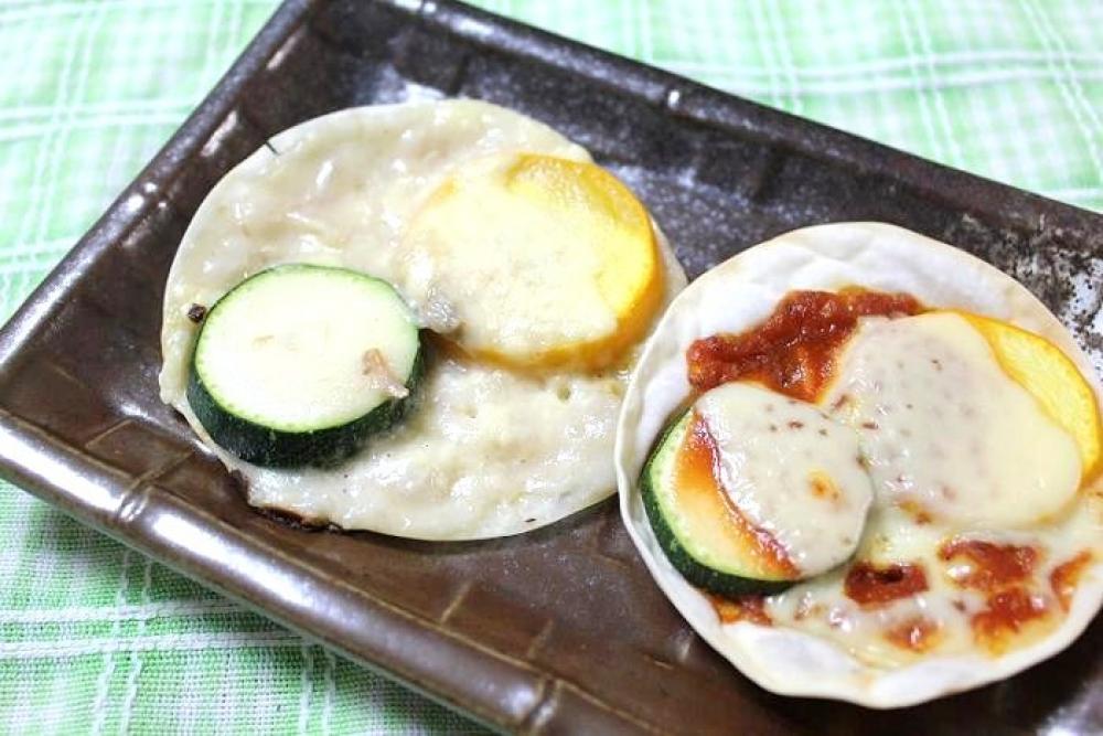 ズッキーニの餃子の皮ｄｅピザ