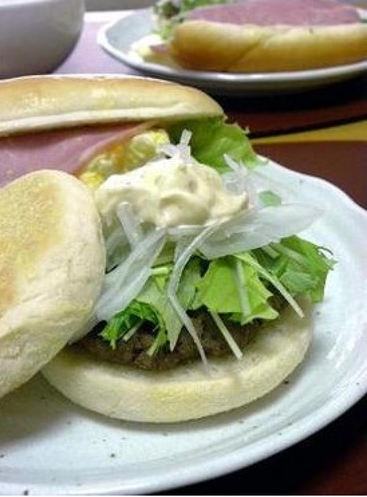 いわし缶でハンバーガー風